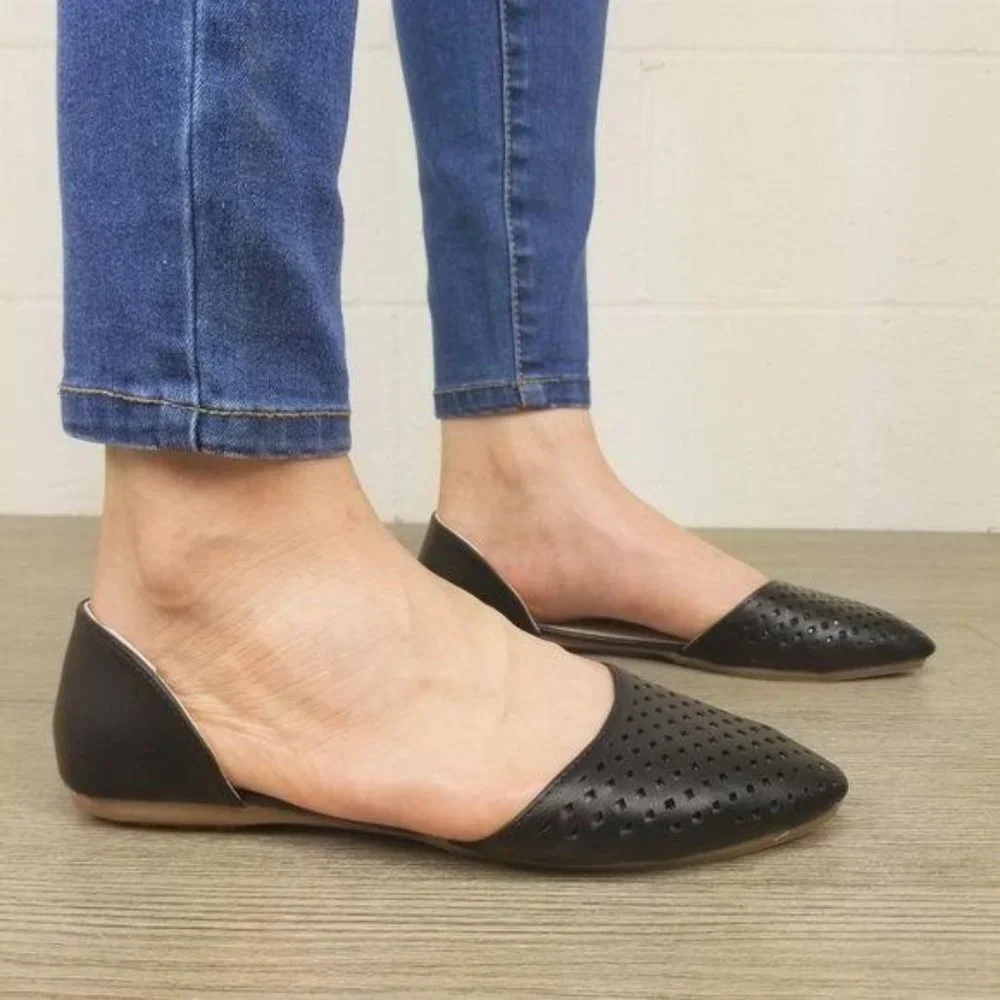 Perforated Pointy Toe Slip On Black Flats - Picture 7 of 7